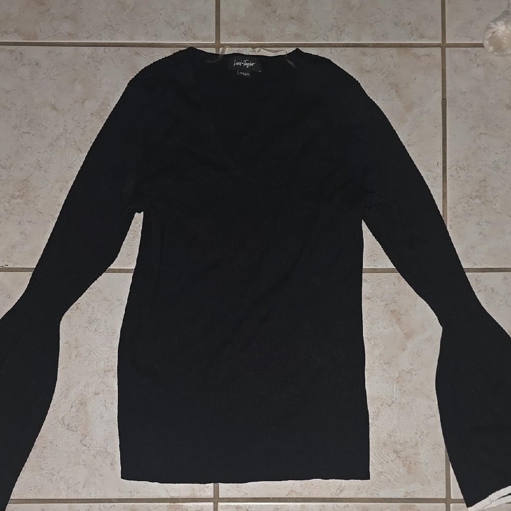 🌻Lord And TAYLOR Women's Black Long Sleeve Top
